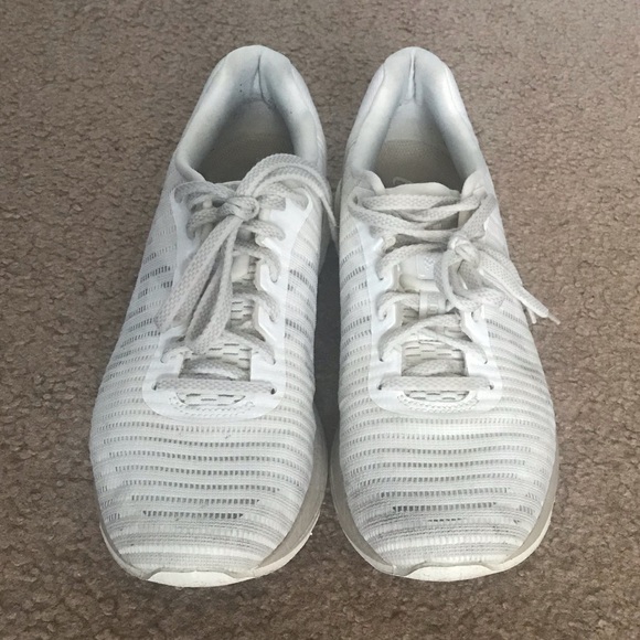 ASICS Running Shoe - Picture 7 of 8